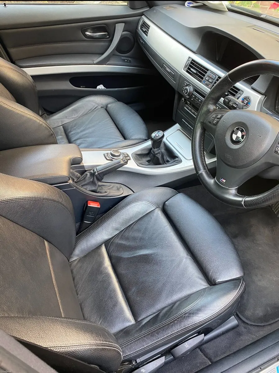 BMW 318i MSport 2011 - Image 6