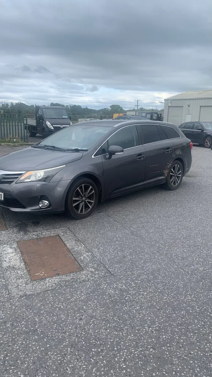 2013 Toyota avensis Nct 2/27 Tax 12/26 - Image 3