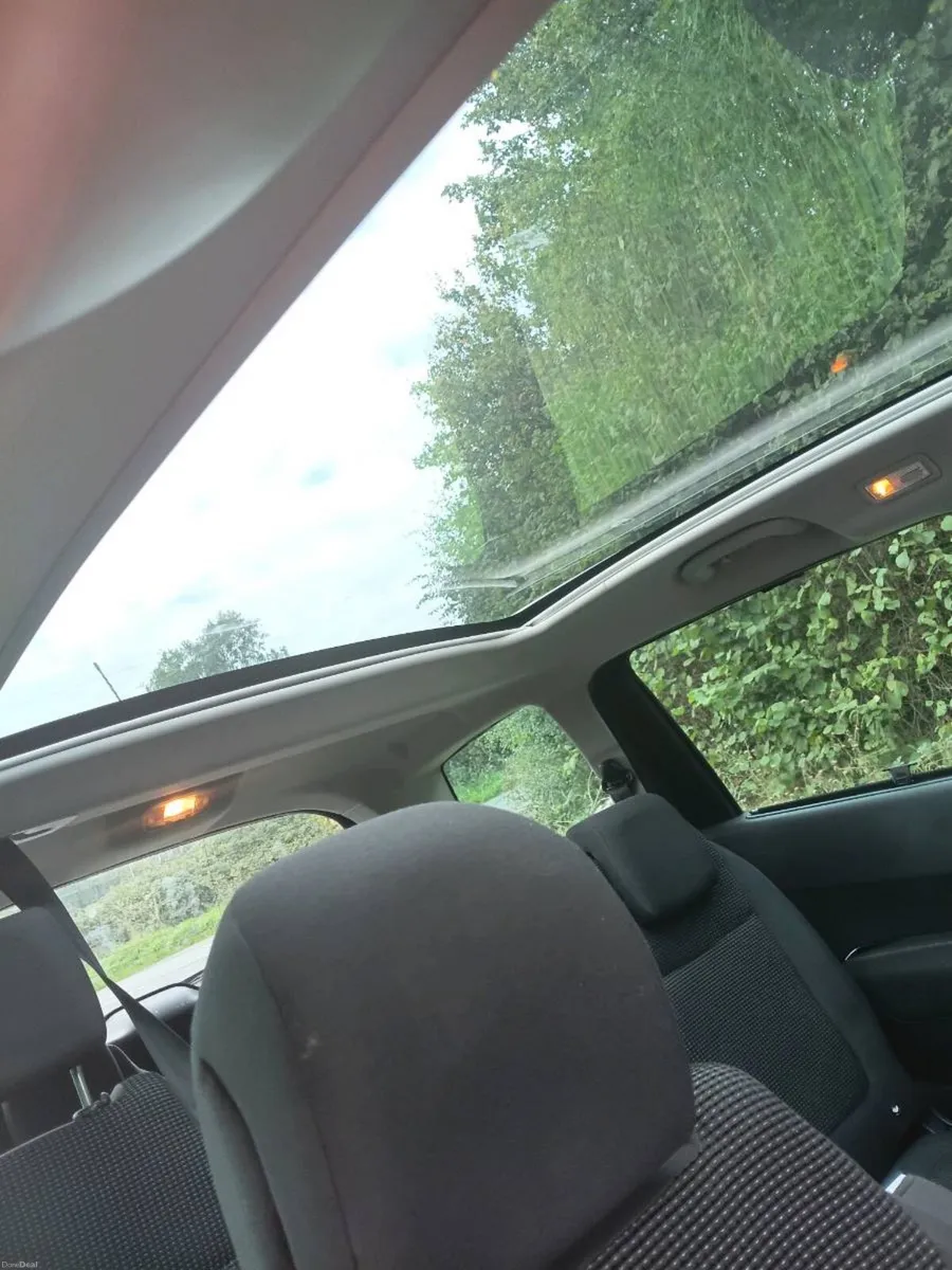 Peugeot 5008 - Image 6