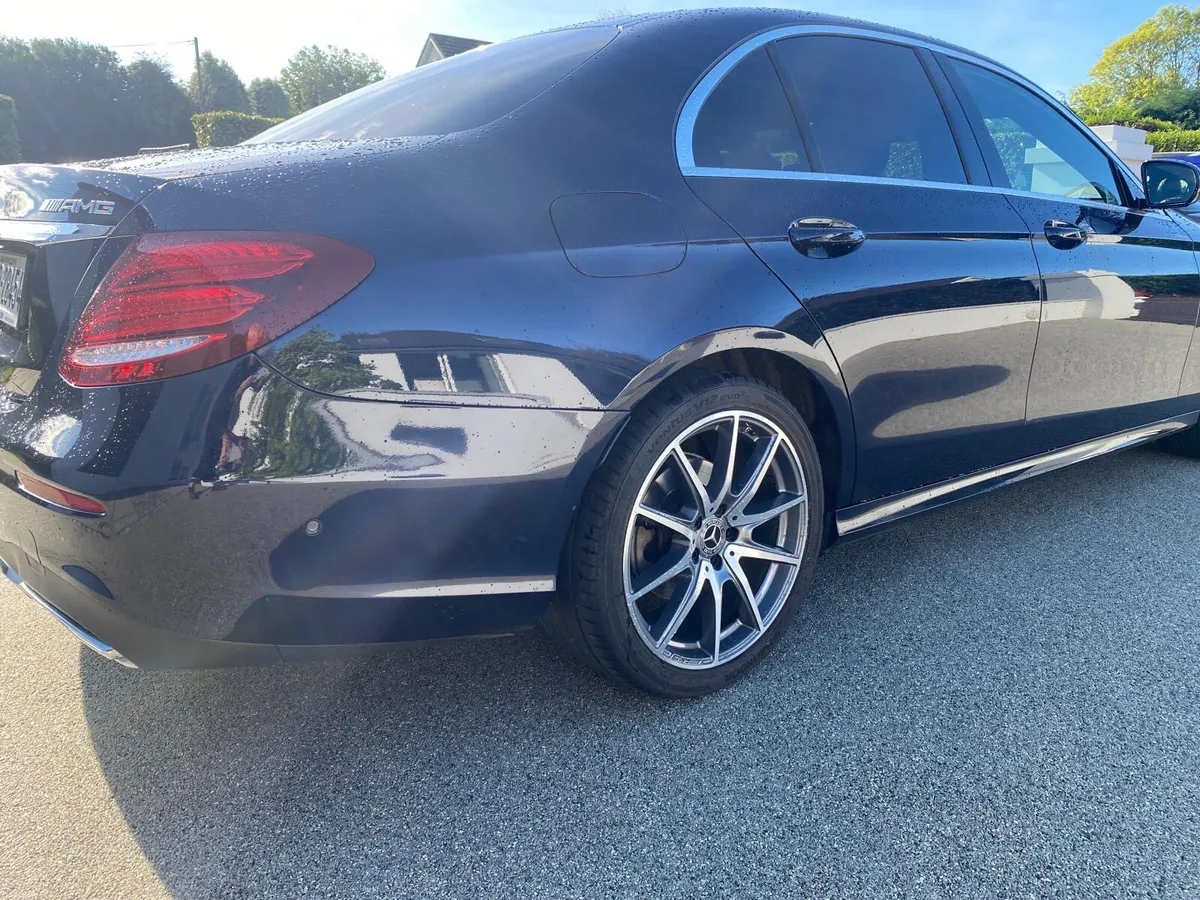 Mercedes E220 AMG line - Image 3