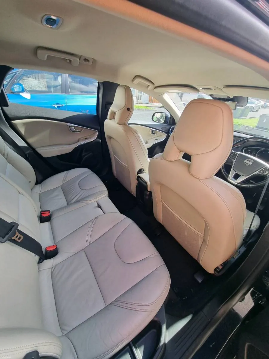 Volvo V40 - Image 6
