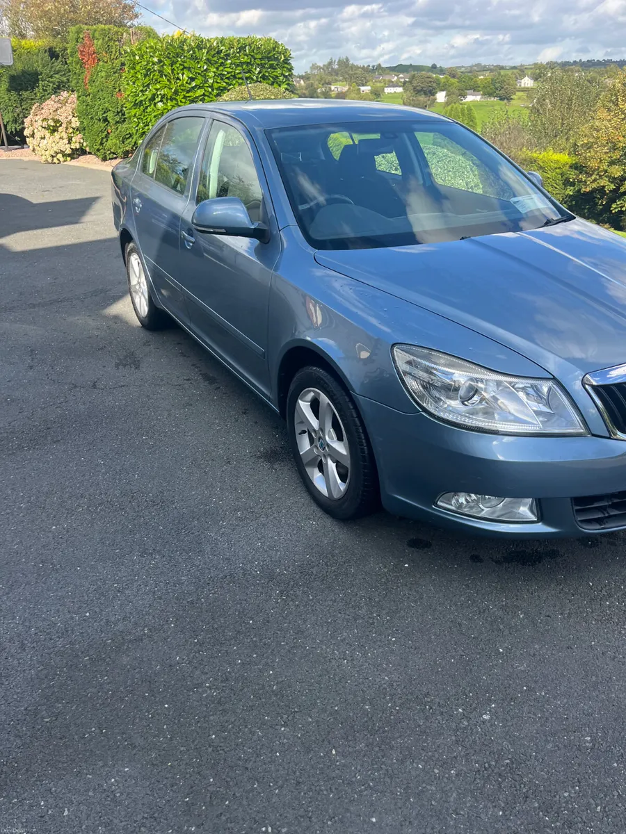 Skoda Octavia 2011 - Image 2
