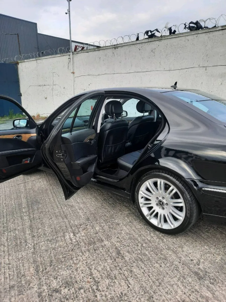 Car - Image 3