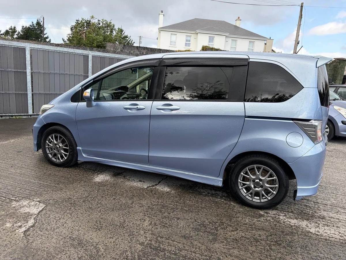 2013 Honda Freed hybrid automatic - Image 3