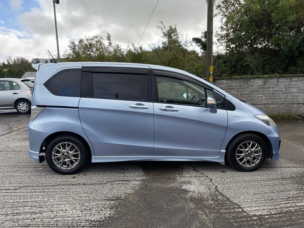 2013 Honda Freed hybrid automatic - Image 5