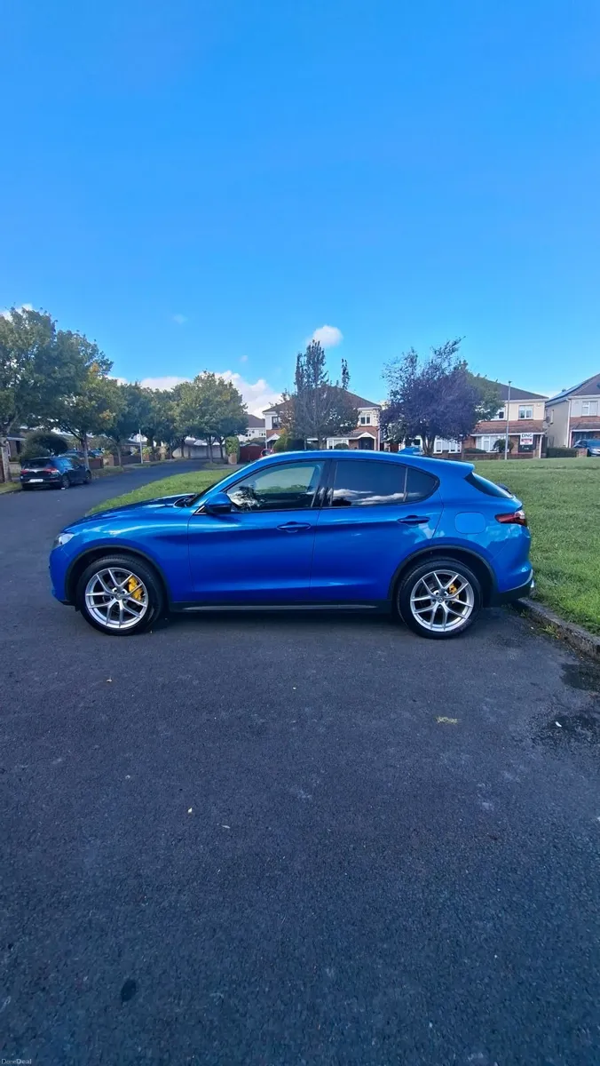 Alfa Romeo Stelvio 2018 - Image 2