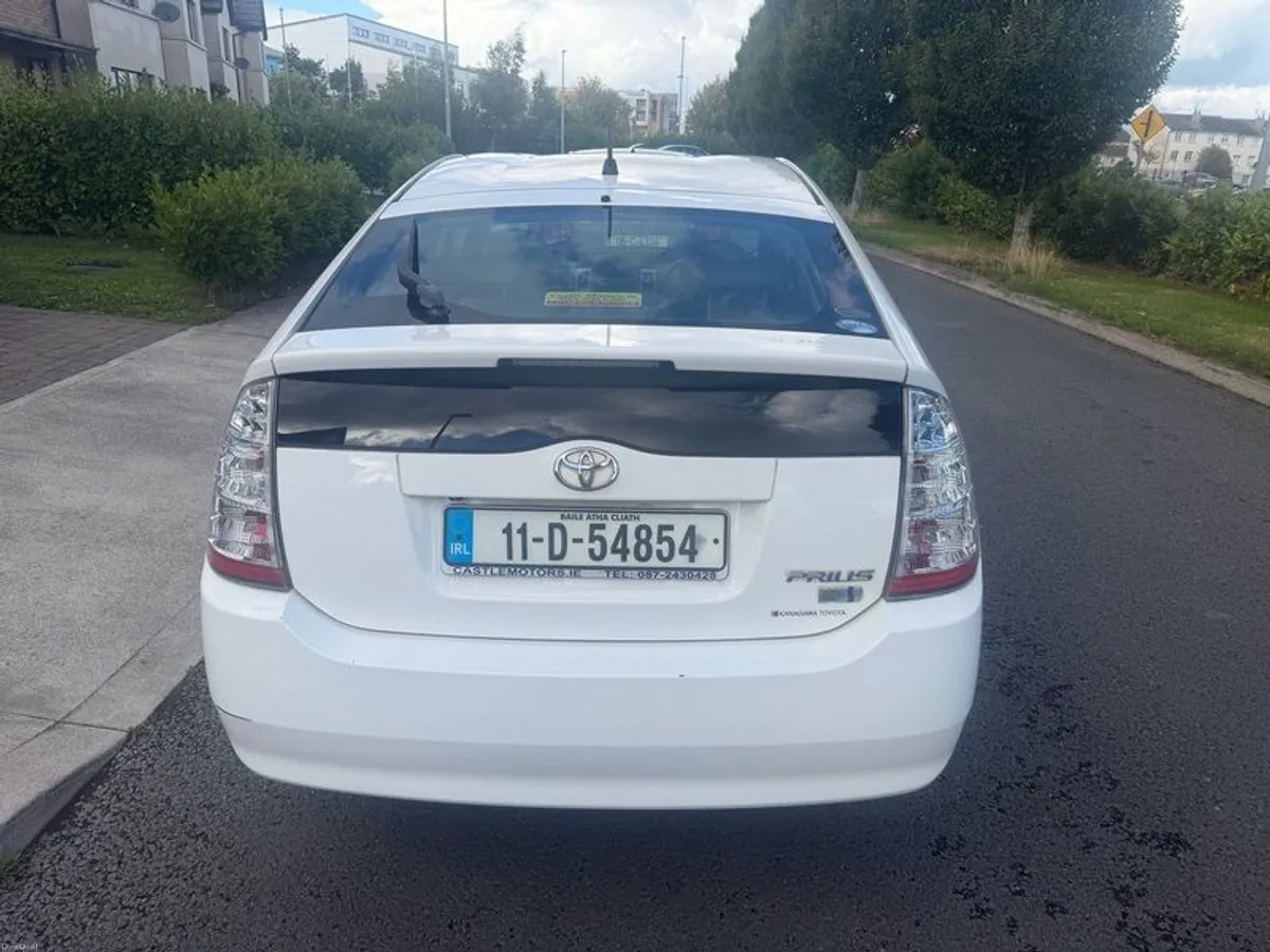 2011 Toyota Prius - Image 5