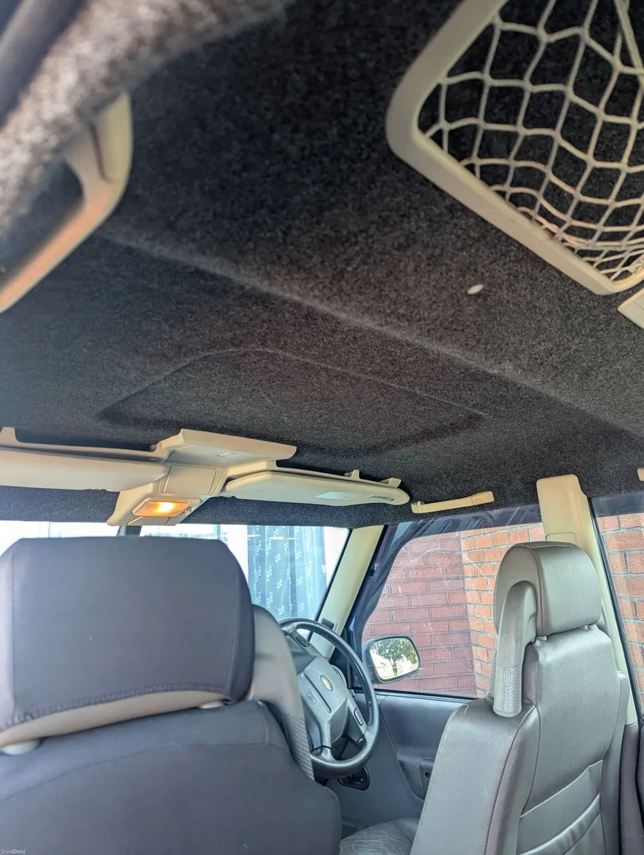 Land Rover Discovery 2002 - Image 5