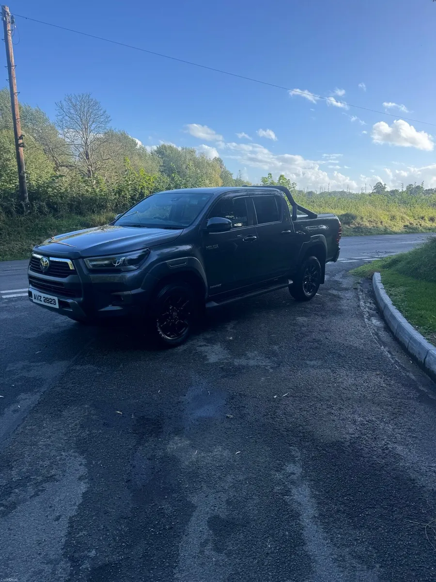 22 Hilux invincible x 80k 12 months mot - Image 3