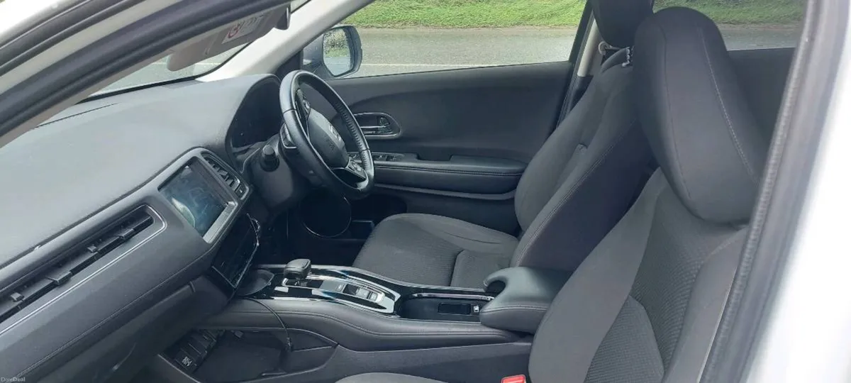 2020 Honda Vezel 1.5 Hybrid – Sporty Spec - Image 4