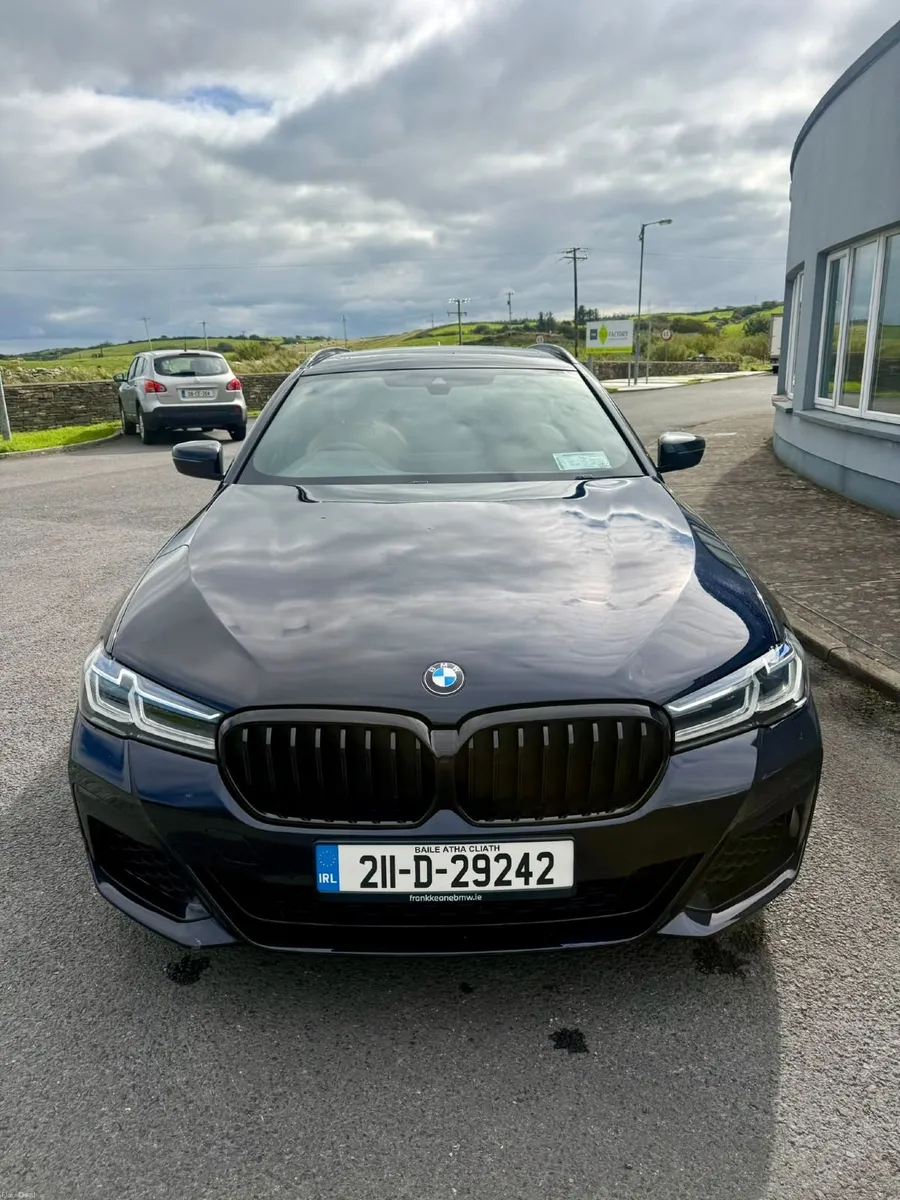 BMW 520D Touring XDrive - Image 1