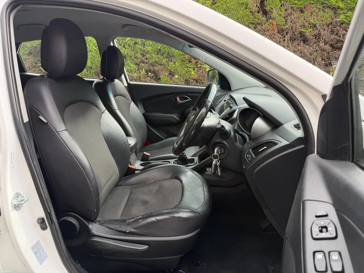 2014 Hyundai ix35 Executive - NCT 01/27 - Image 2