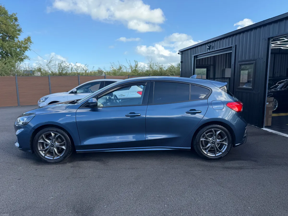 Ford Focus 2022 ST Line 1.0 Petrol - Image 5