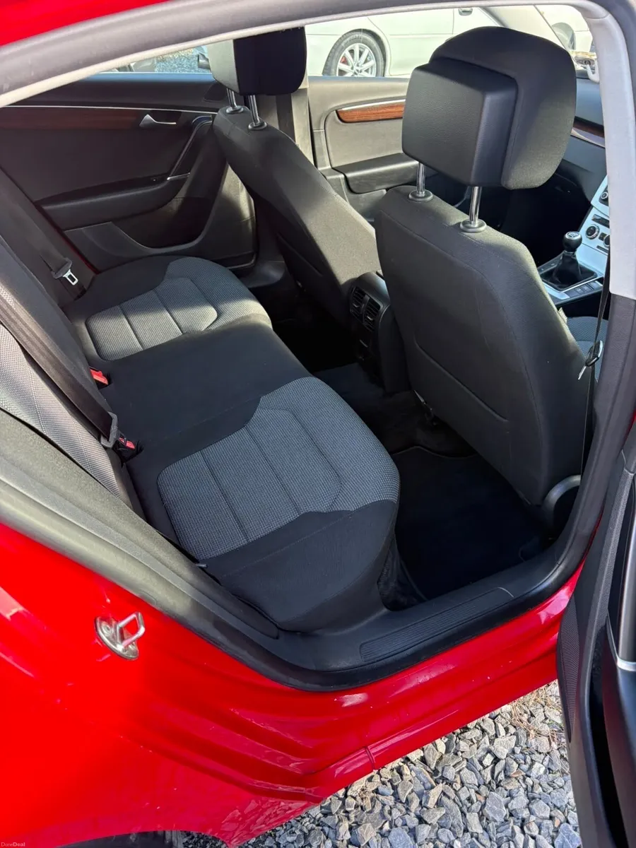 VW Passat - Image 4