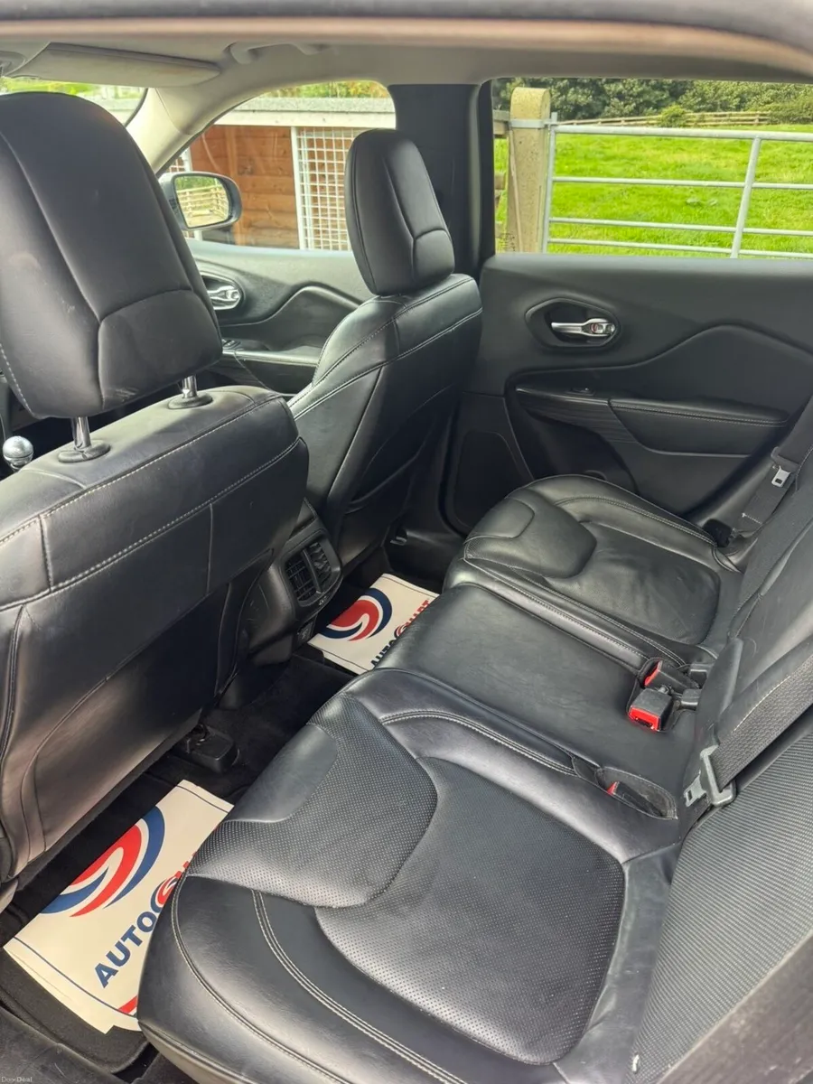 Jeep Cherokee - Image 4