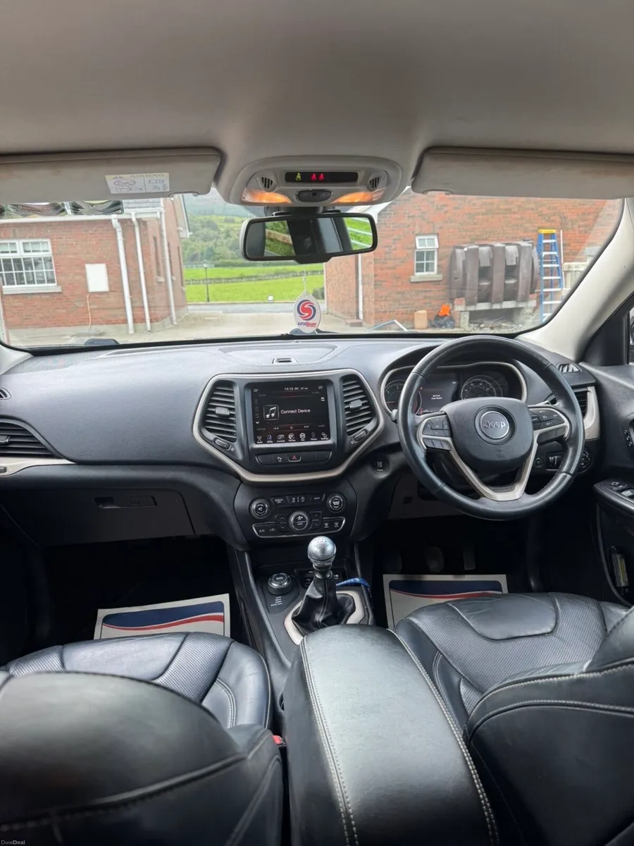Jeep Cherokee - Image 3