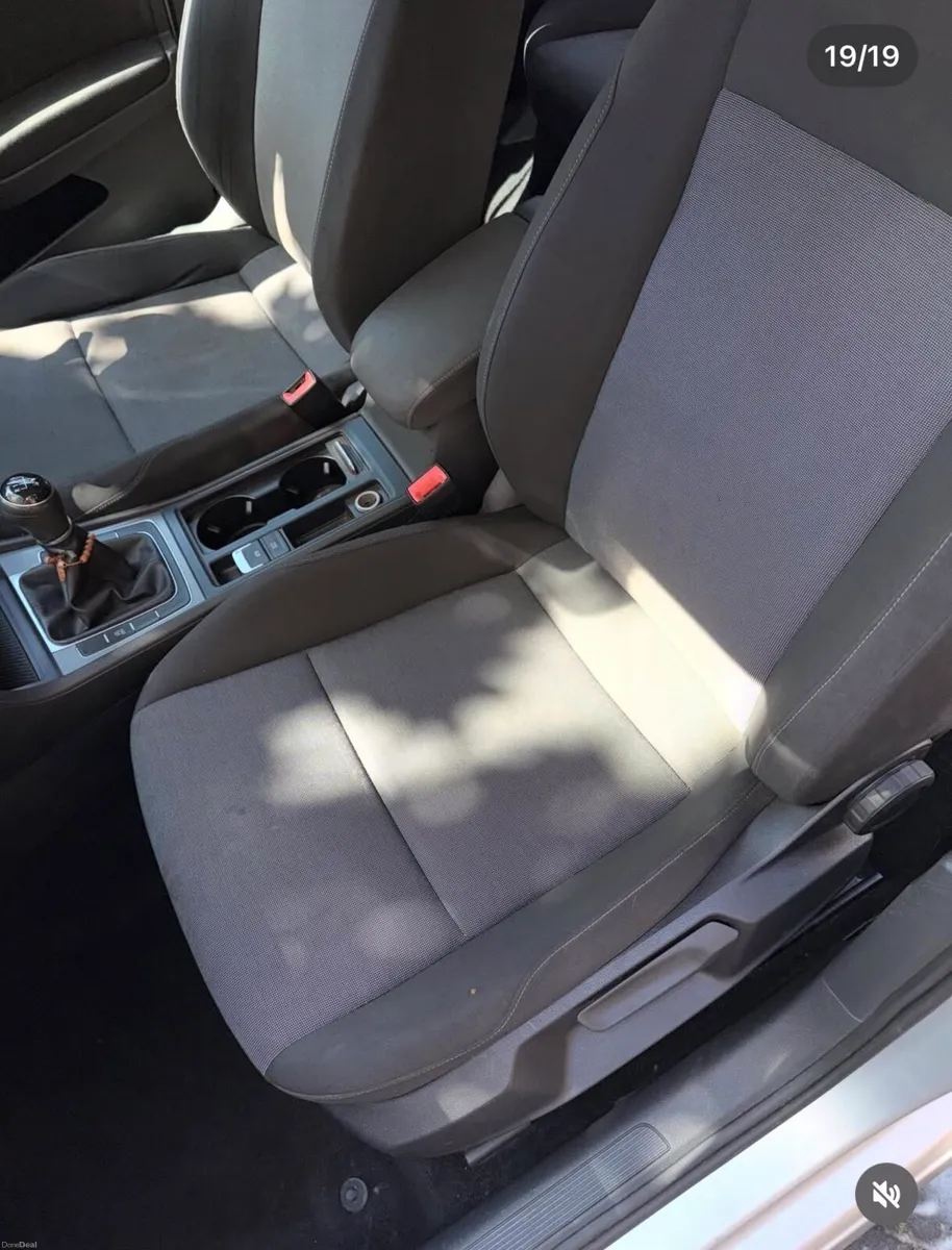 Volkswagen Golf - Image 4