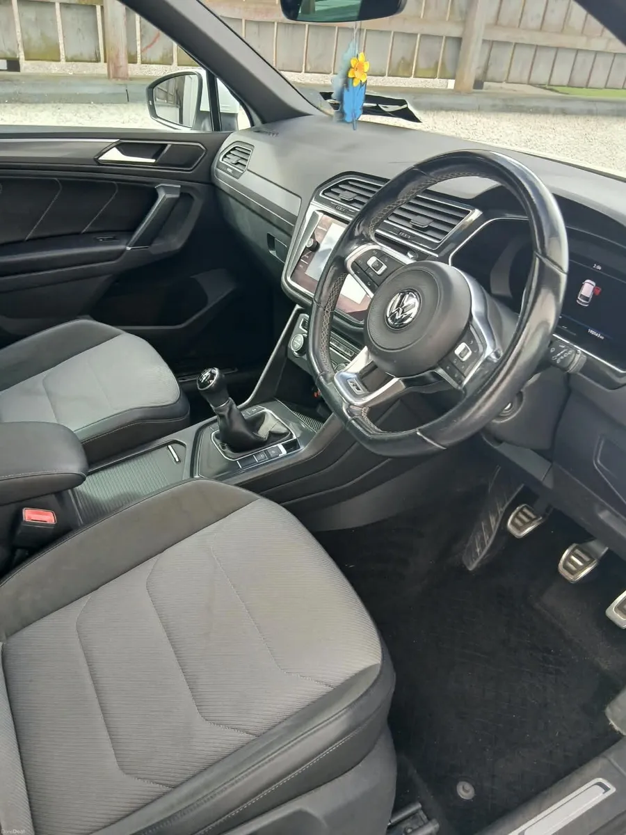 Volkswagen Tiguan 2018 - Image 2