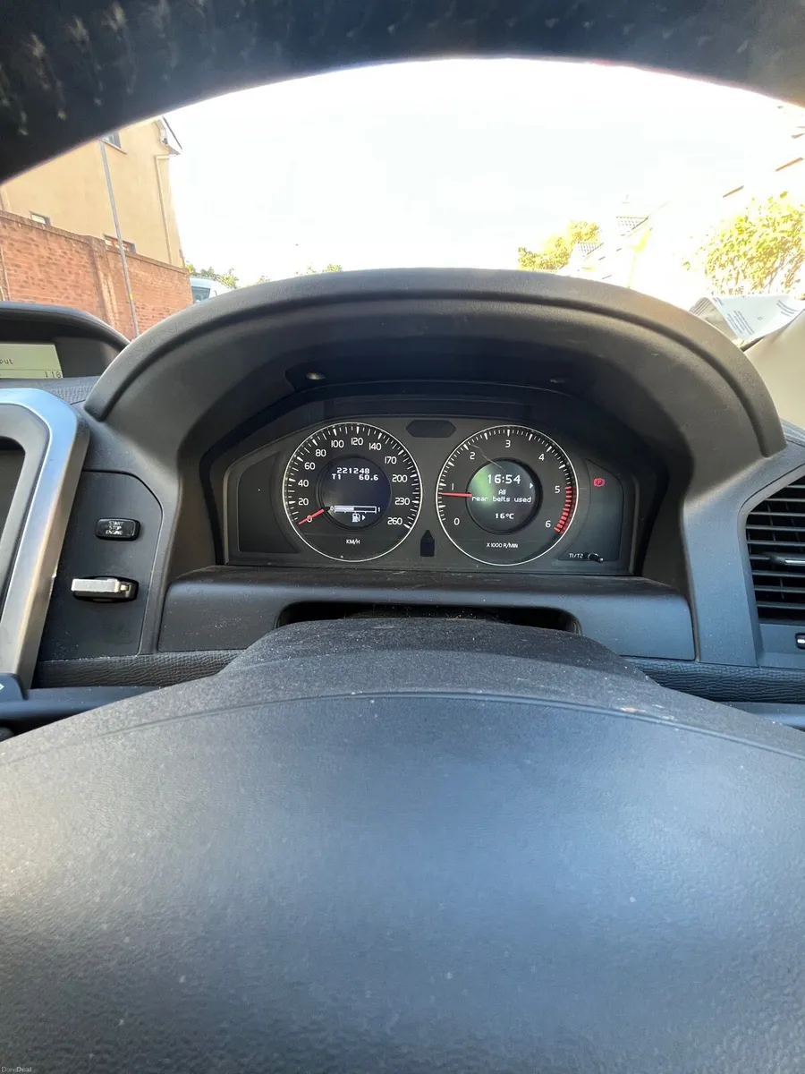 Volvo XC60 2011 - Image 4