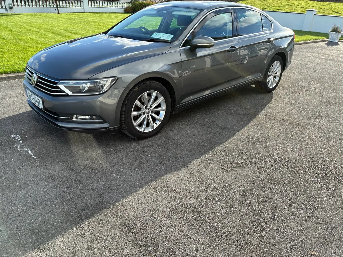 Volkswagen Passat - Image 1