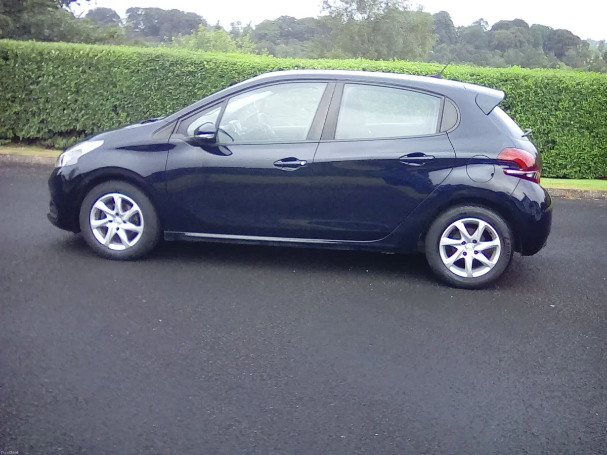 Peugeot 208 2017 - Image 3