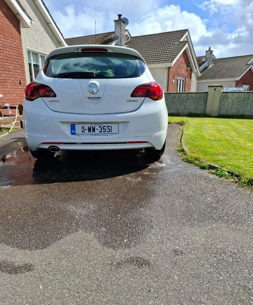 Vauxhall Astra 2011 - Image 3