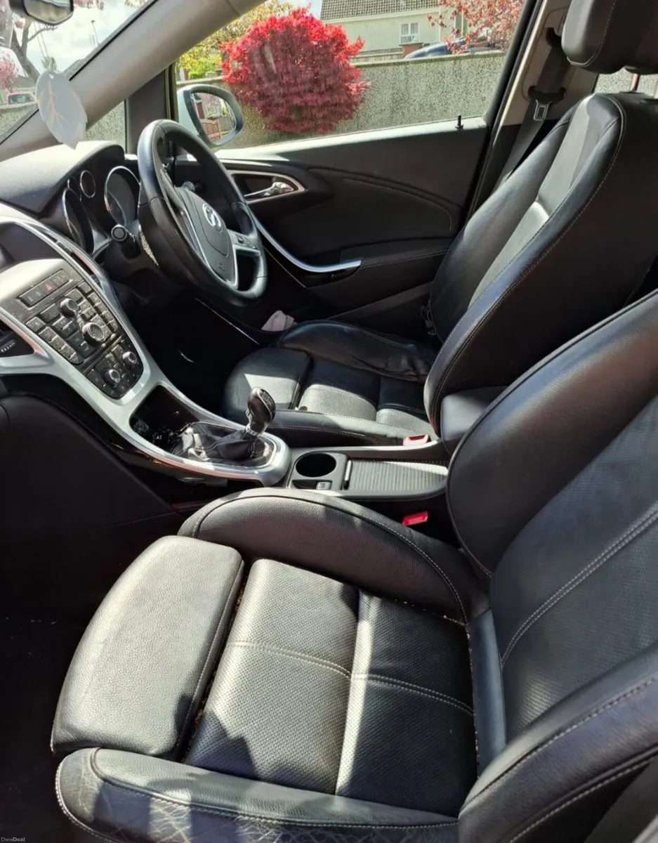 Vauxhall Astra 2011 - Image 5