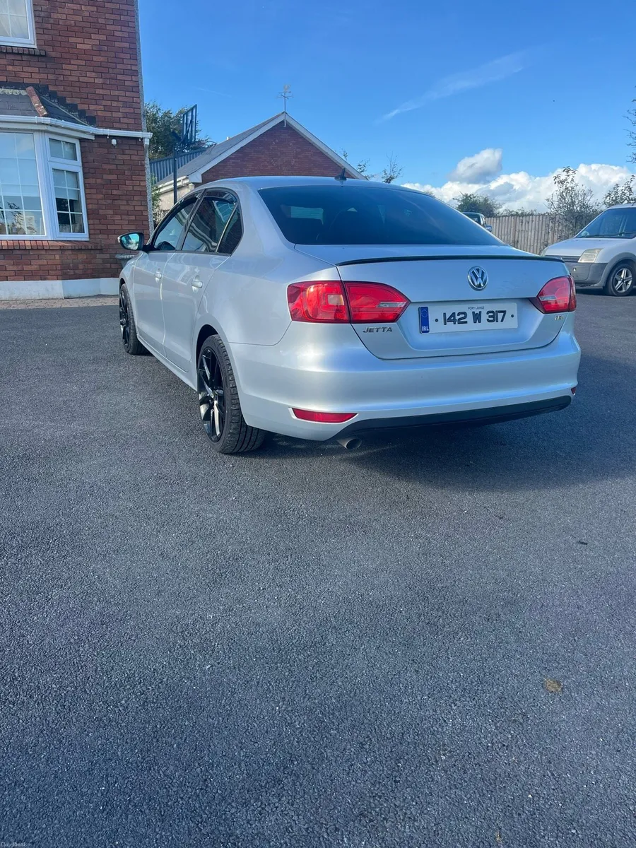Volkswagen Jetta - Image 5