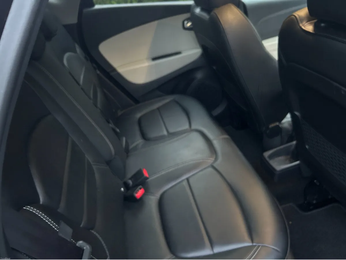 Renault Captur AUTOMATIC//59KLMS//TOP OF THE RANGE - Image 6