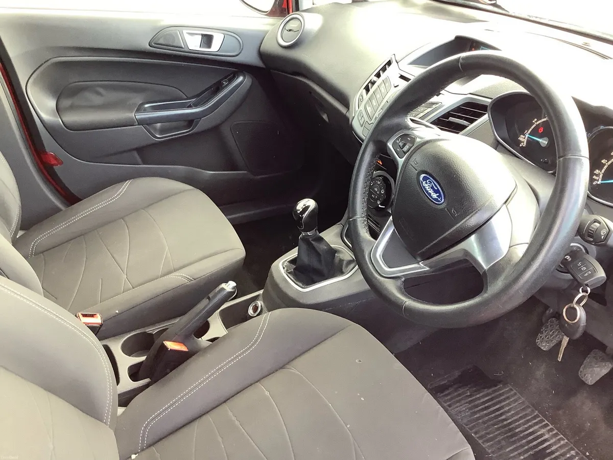 2014 fiesta - Image 2