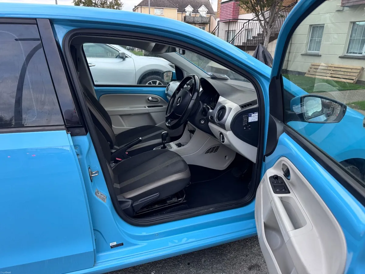Volkswagen up! 2017 - Image 5