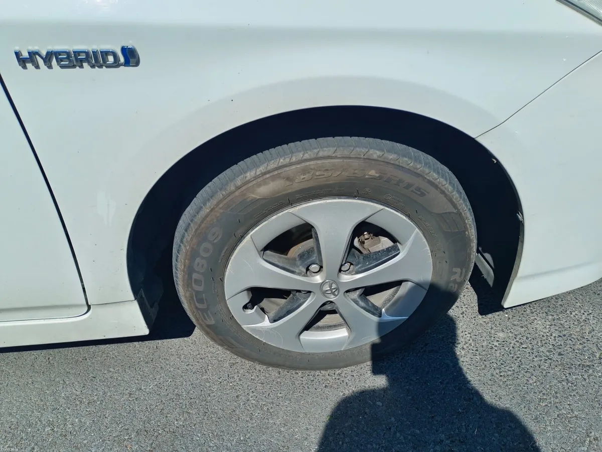 Car - Image 4