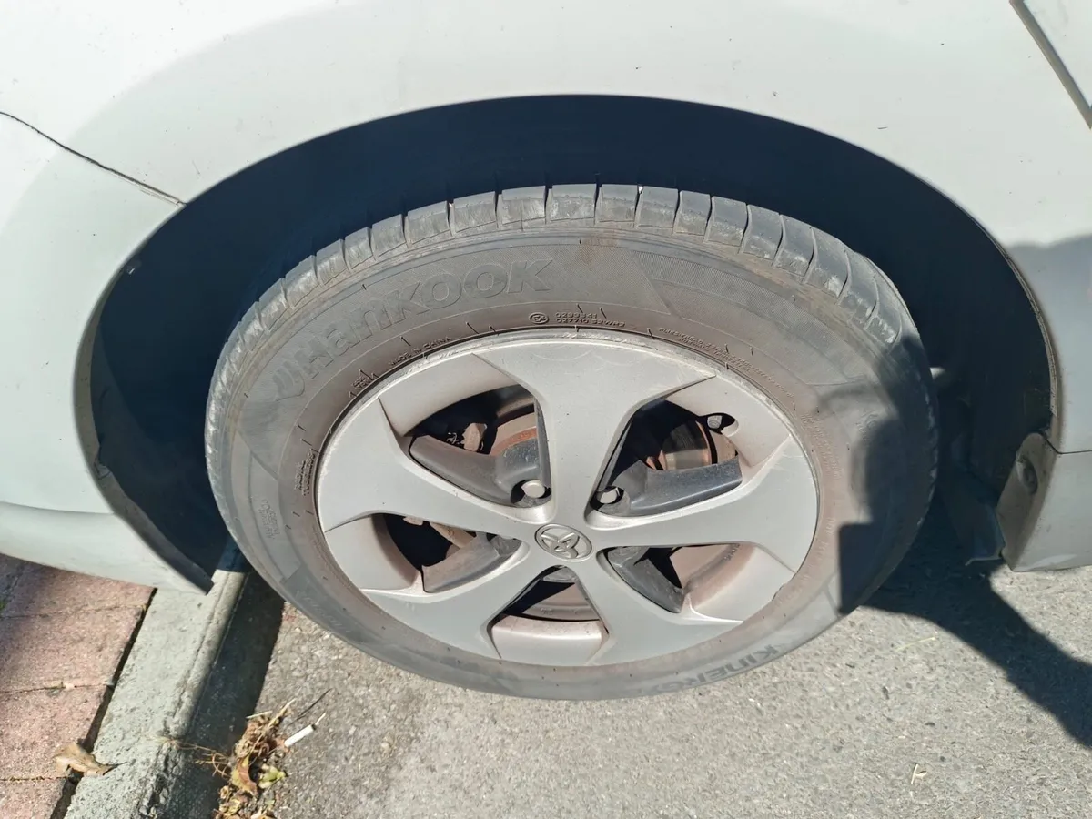 Car - Image 6