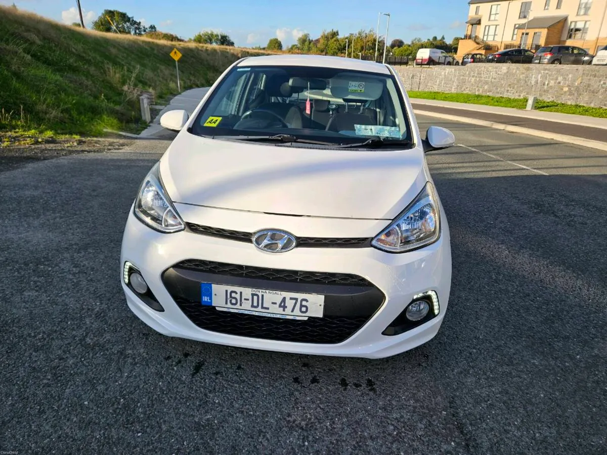 Hyundai i10 
1.1 petrol nct 05/2027 tax 07/2027 - Image 2