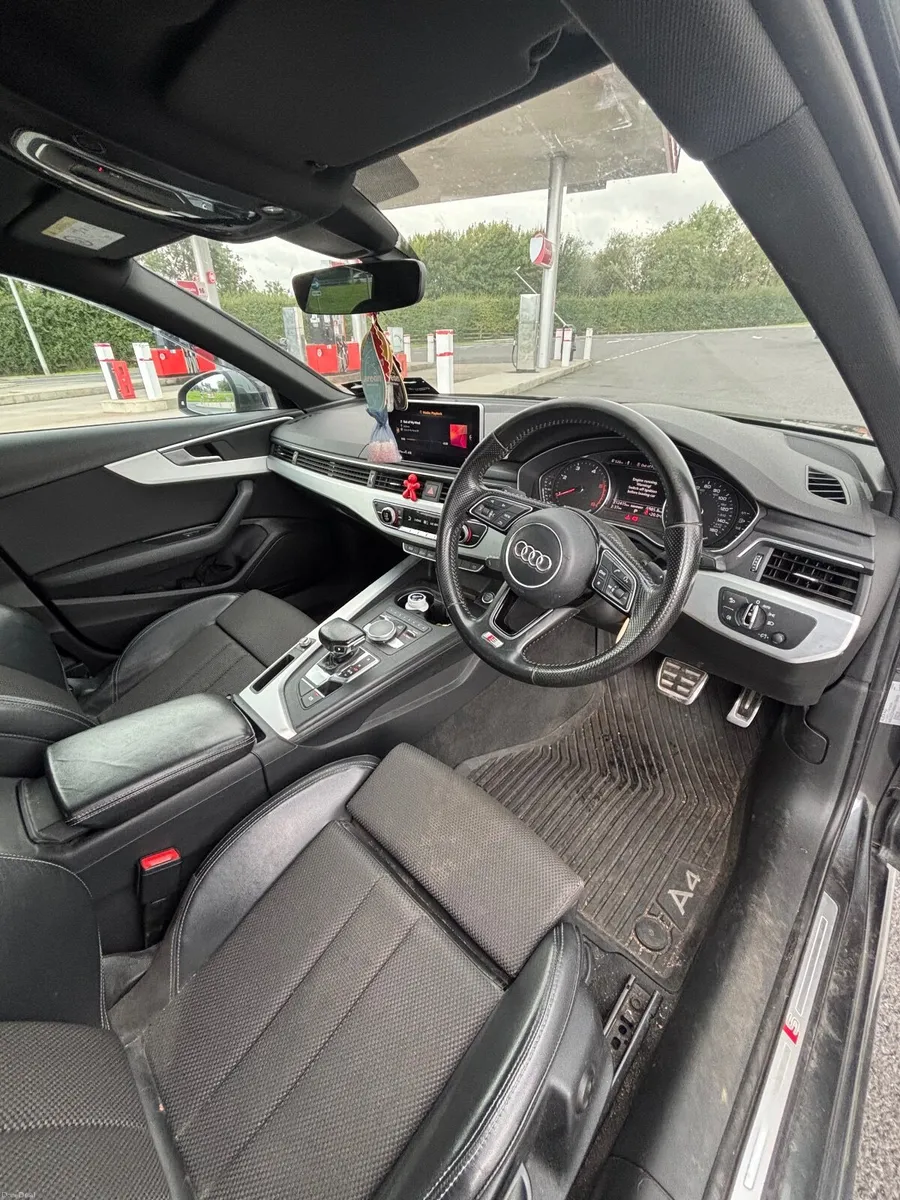 Audi A4 2017 - Image 2