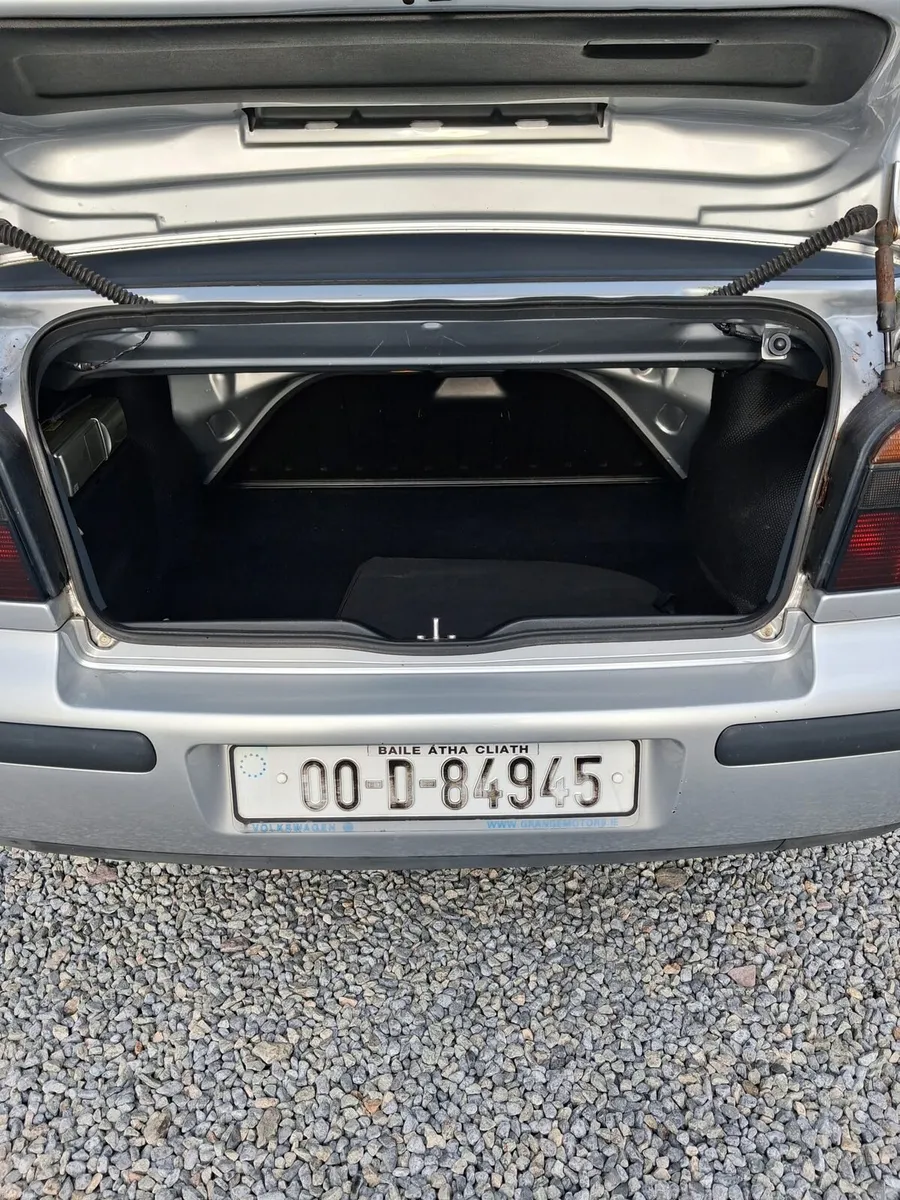 Volkswagen Golf Convertible - Image 3