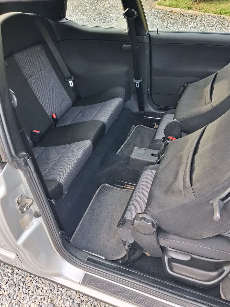 Volkswagen Golf Convertible - Image 6