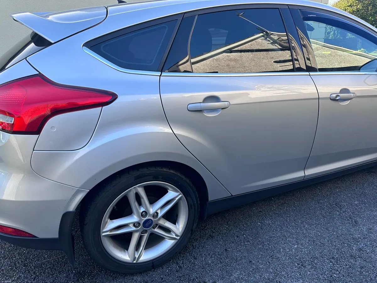 Car - Image 4