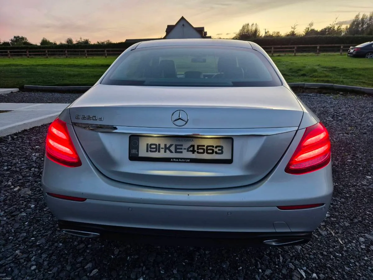 MERCEDES E CLASS 2019 - Image 2