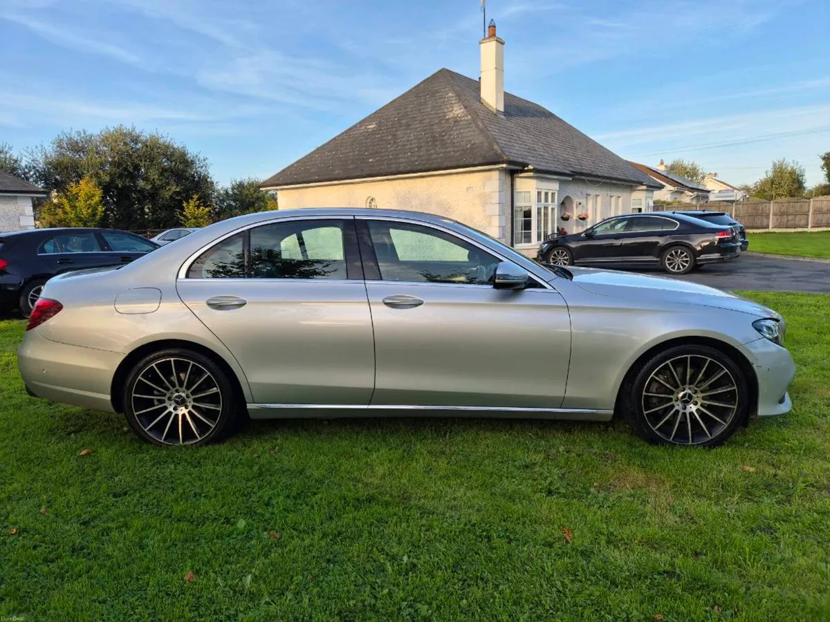 MERCEDES E CLASS 2019 - Image 4