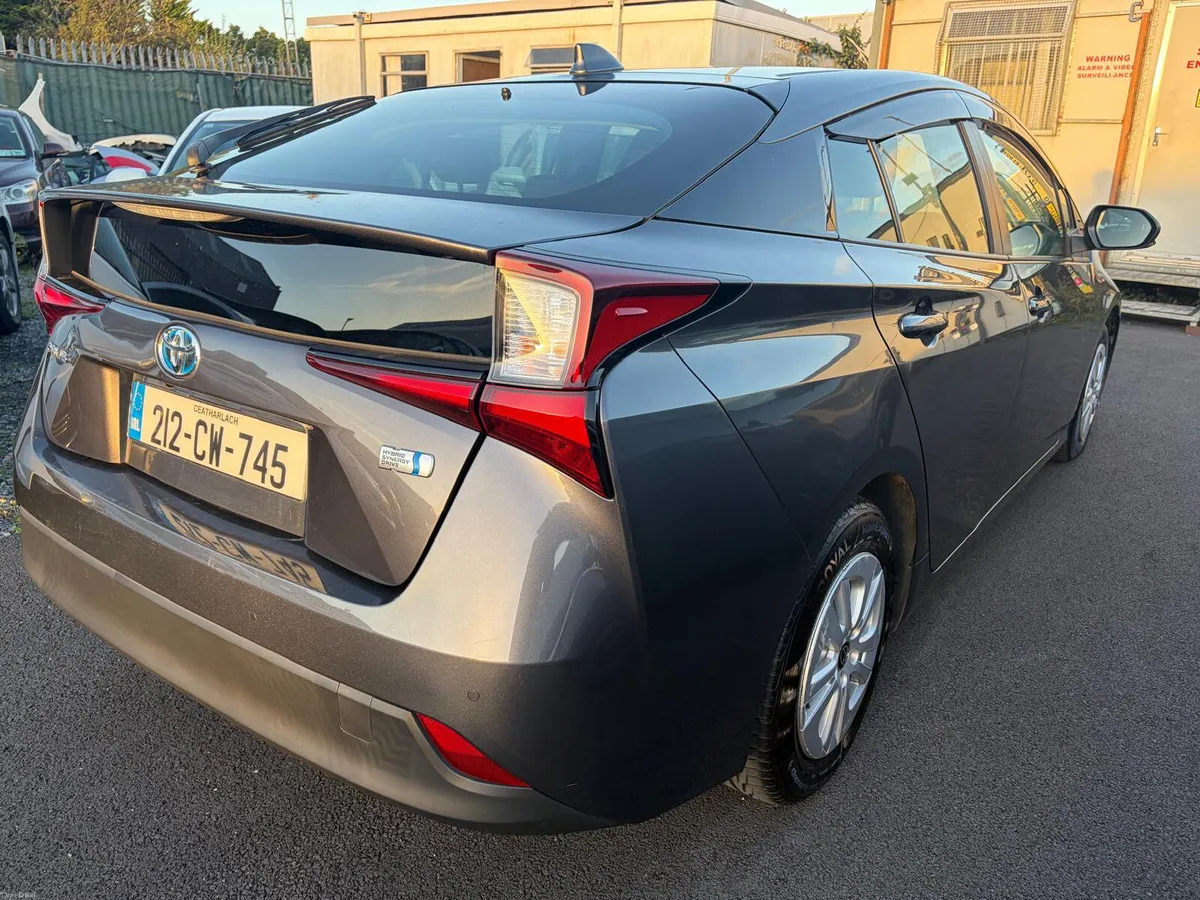 Toyota Prius 2021 - Image 5