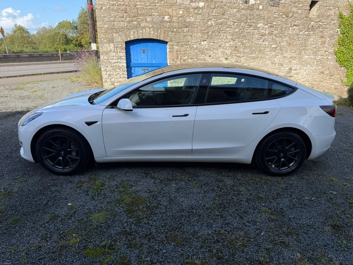 2022 Tesla Model 3 Long Range AWD Dual Motor - Image 5