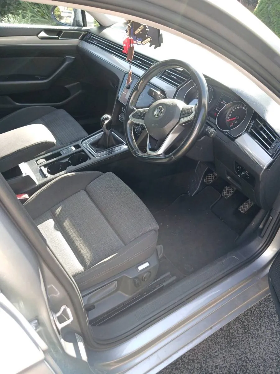 201 volkswagen passat - Image 5