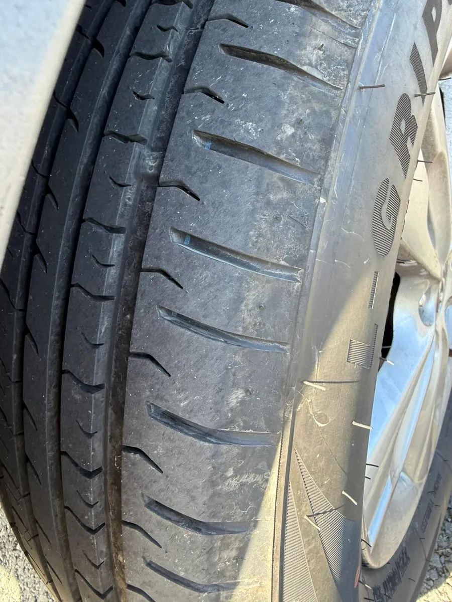 Car - Image 4