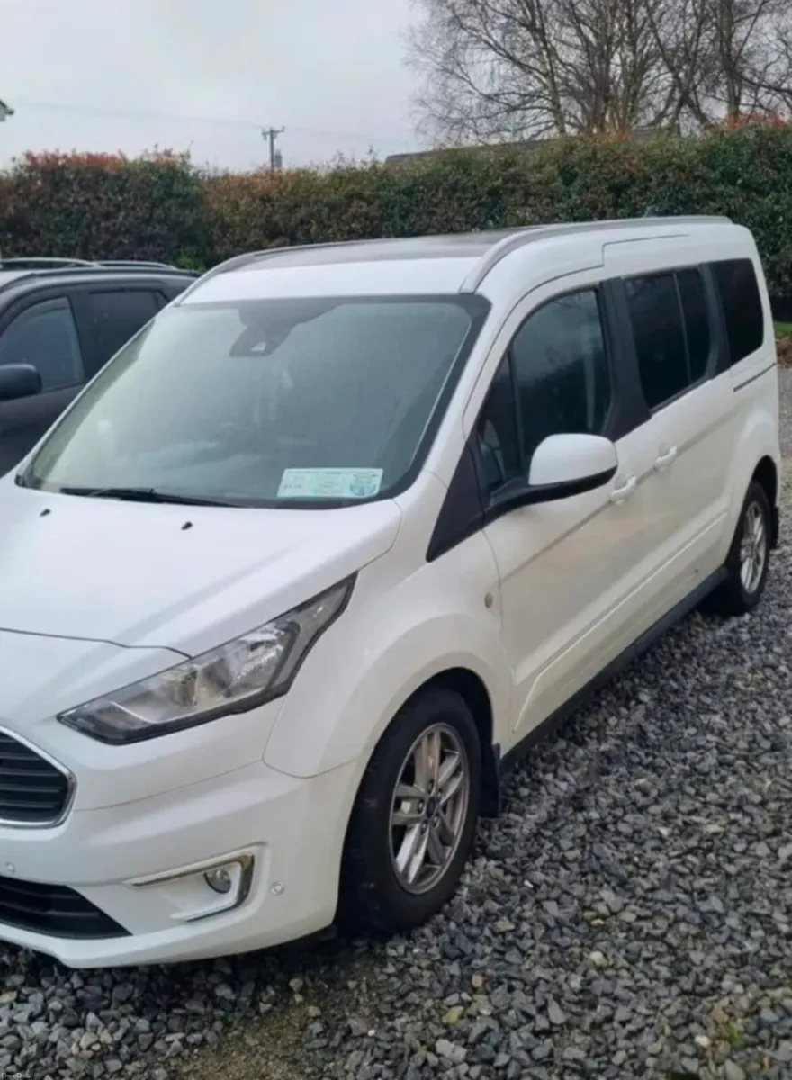 Ford Tourneo Connect WAV Wheelchair accessible - Image 3