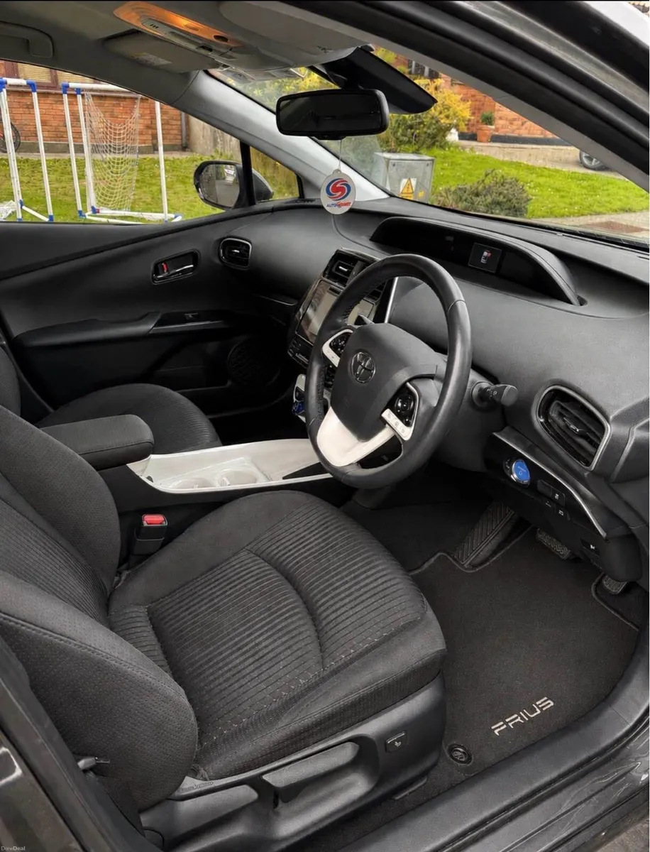 Toyota Prius 1.8 *Hybrid* Irish Model *Quick Sale* - Image 6