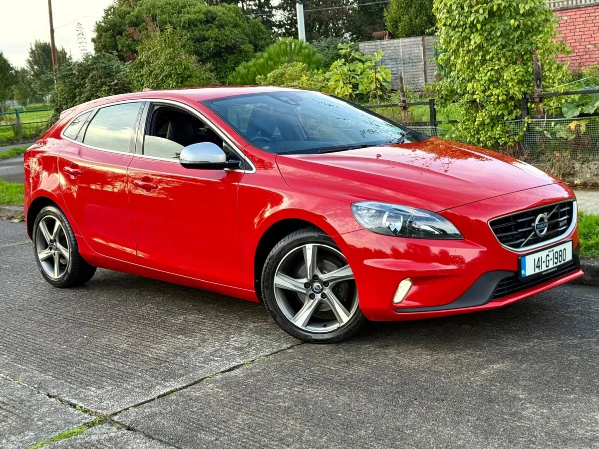 Volvo V40 1.6 Diesel R-Design - Image 1