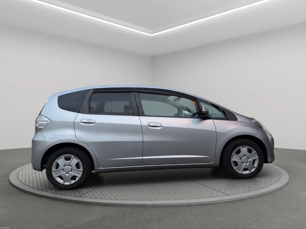 Honda Fit 2011 AUTO - Image 5