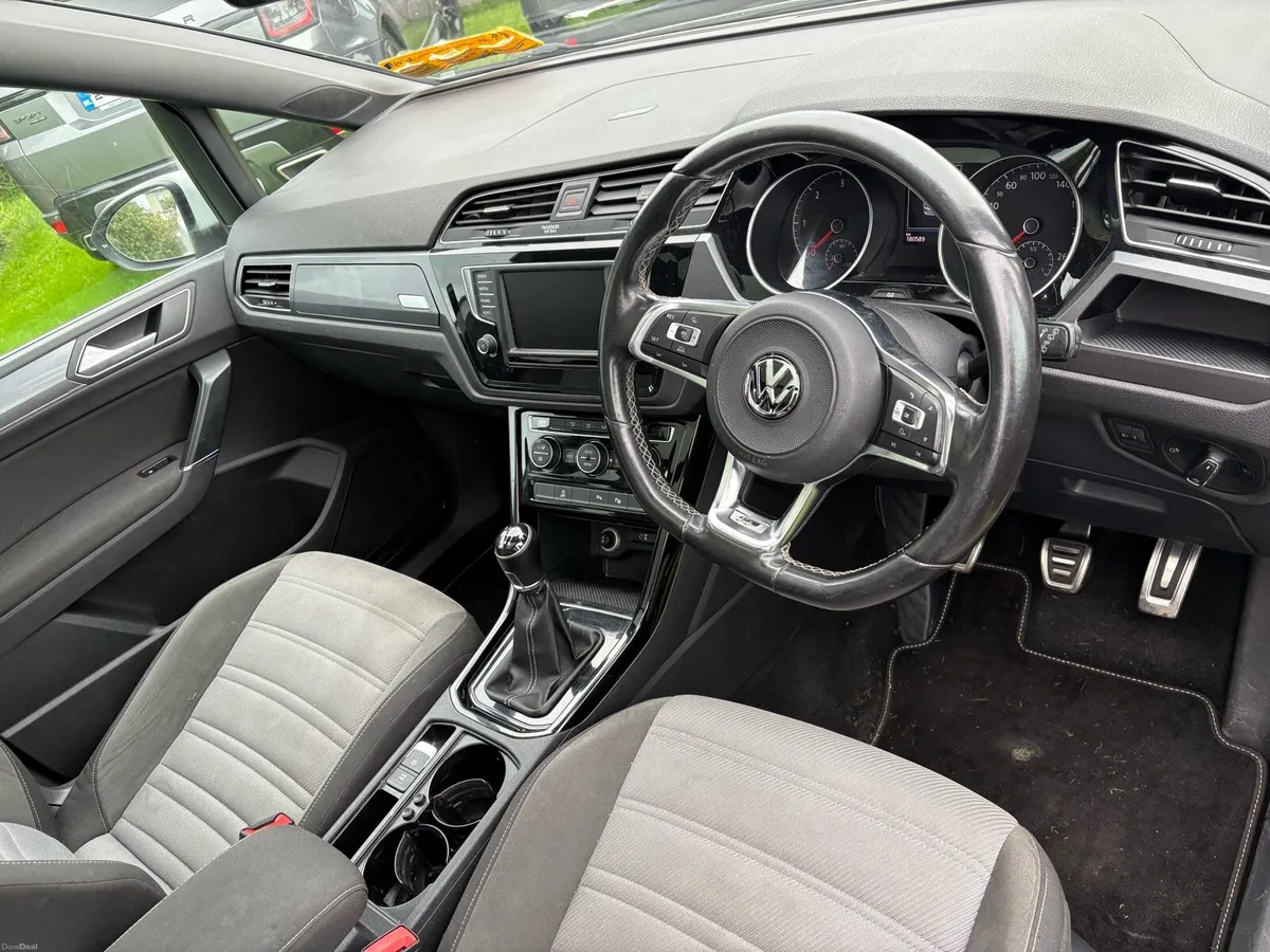 Volkswagen Touran R-line 1.6 TDS - Image 3