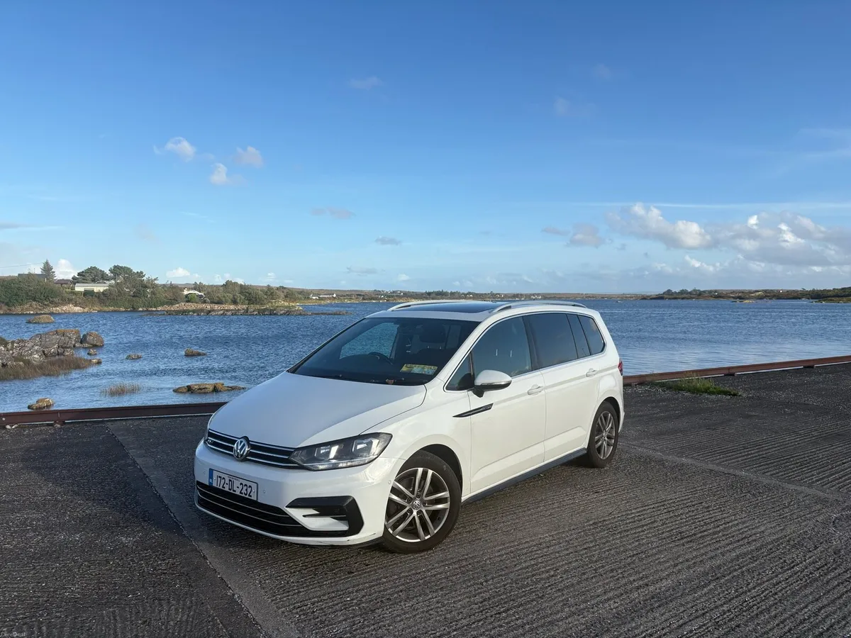 Volkswagen Touran R-line 1.6 TDS - Image 1